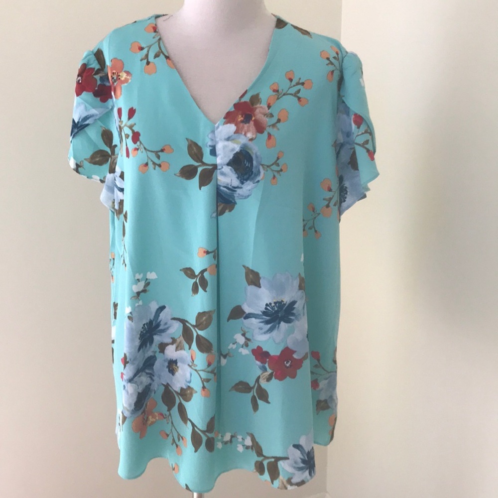 New! Anyally 2XL green floral short sleeve blouse.